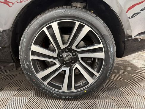 Used 2025 Land Rover Range Rover Autobiography AWD/4WD image 34