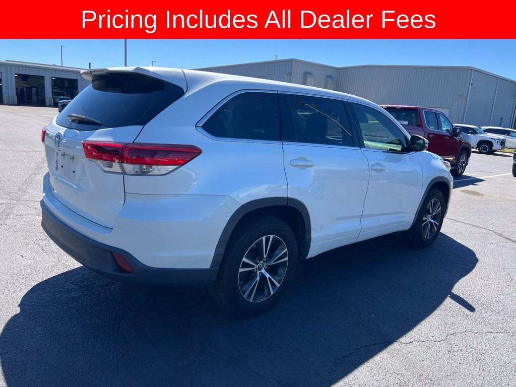 Used 2017 Toyota Highlander LE FWD image 26