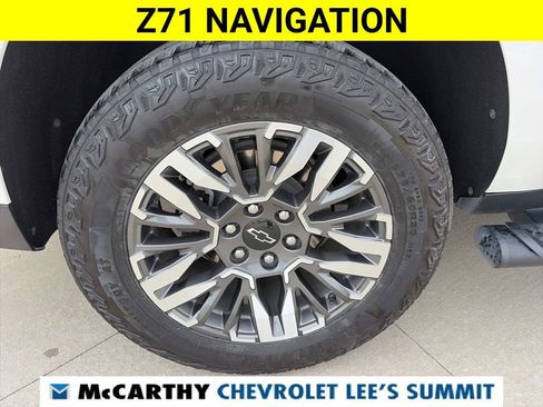Certified 2025 Chevrolet Suburban Z71 AWD/4WD image 15