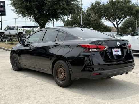 Used 2020 Nissan Versa S FWD image 7