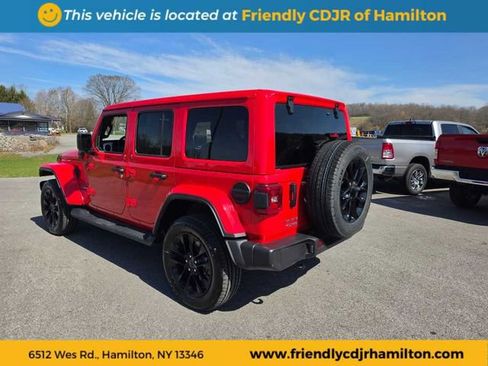 Used 2025 Jeep Wrangler Unlimited Sahara AWD/4WD image 7