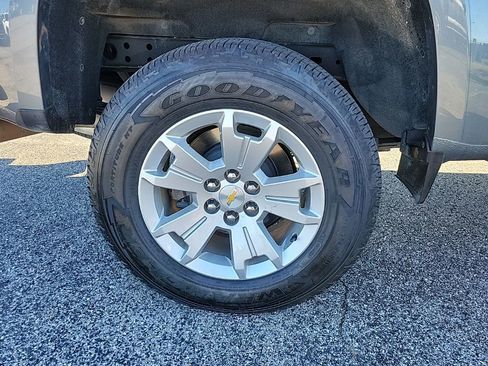 Used 2022 Chevrolet Colorado LT w/ LT Convenience Package image 8
