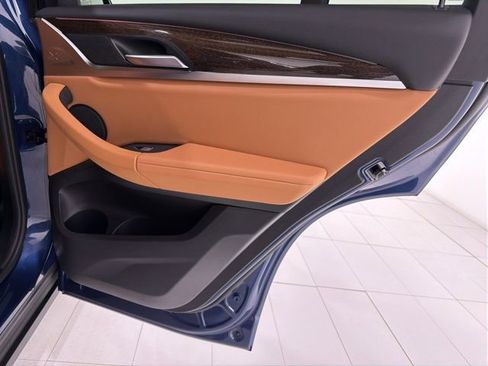 Certified 2023 BMW X4 xDrive30i w/ Convenience Package image 21