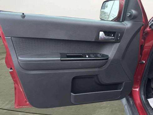 Used 2011 Ford Escape Limited w/ 302A Rapid Spec Order Code image 9