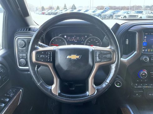 Used 2022 Chevrolet Silverado 2500 High Country image 11