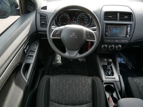 Used 2025 Mitsubishi Outlander Sport ES image 11