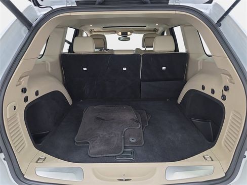 Used 2018 Jeep Grand Cherokee Limited image 35