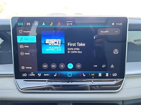 New 2025 Volkswagen Tiguan SE image 19