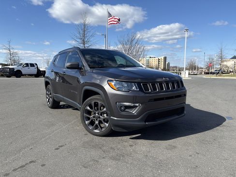 Certified 2021 Jeep Compass Latitude image 2