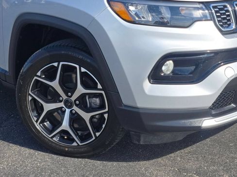 Certified 2025 Jeep Compass Limited AWD/4WD image 4