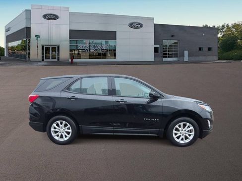 Used 2018 Chevrolet Equinox LS FWD image 10