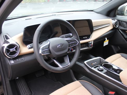 New 2026 Chevrolet Equinox ACTIV w/ Convenience Package III image 11