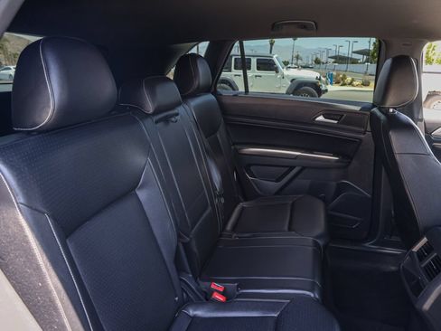 Used 2020 Volkswagen Atlas Cross Sport SE w/ Towing Package FWD image 18