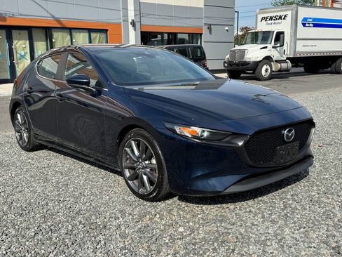 Used 2021 MAZDA MAZDA3 s FWD image 3