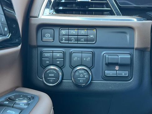 New 2026 Chevrolet Tahoe High Country AWD/4WD image 36