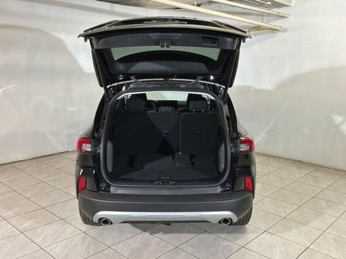 Used 2025 Ford Escape Active w/ Active Premium Tech Pack AWD/4WD image 17