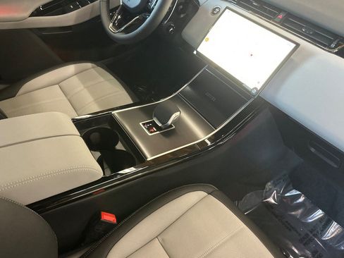 New 2026 Land Rover Range Rover Evoque Hoxton AWD/4WD image 30