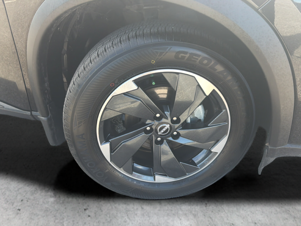 Certified 2025 Nissan Rogue SV w/ SV Premium Package FWD image 57