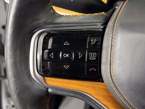 Used 2022 Jeep Grand Wagoneer Series III AWD/4WD image 22
