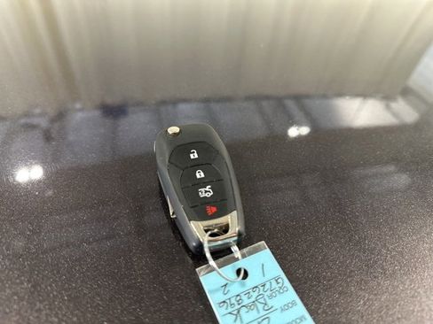 Used 2016 Chevrolet Cruze LT image 25