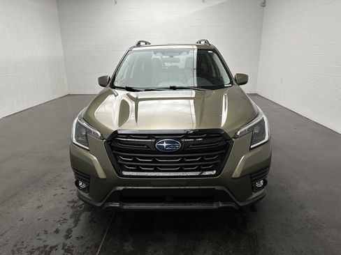 Used 2024 Subaru Forester Premium AWD/4WD image 3