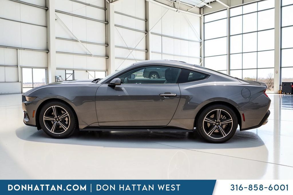 Used 2025 Ford Mustang Premium RWD image 2