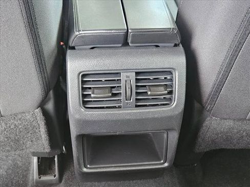 Used 2024 Nissan Rogue S FWD image 17