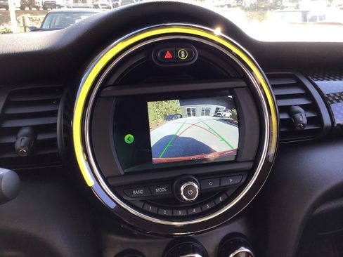 Used 2020 MINI Cooper SE w/ 6.5" Touchscreen Package image 19