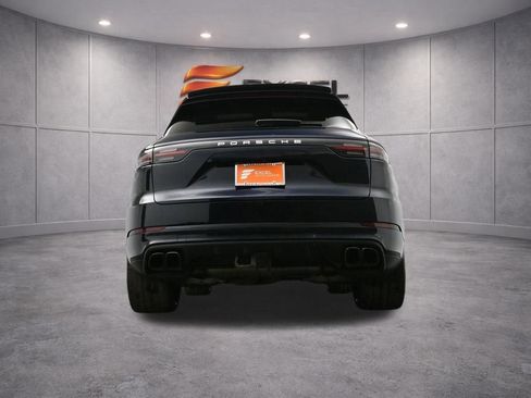 Used 2021 Porsche Cayenne Turbo w/ Premium Package Plus image 52