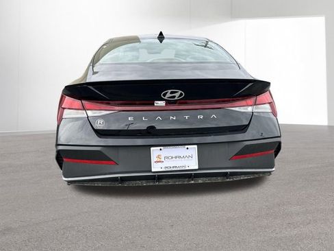 New 2026 Hyundai Elantra Sport FWD image 15