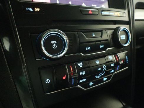 Used 2017 Ford Explorer XLT w/ Equipment Group 202A image 19