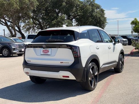 Used 2025 Nissan Kicks SR w/ SR Premium Package AWD/4WD image 5