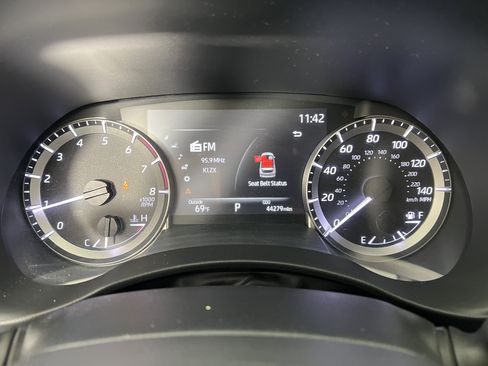Used 2023 Toyota Highlander XLE AWD/4WD image 27