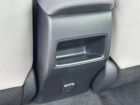 Used 2022 Toyota Corolla LE FWD image 14