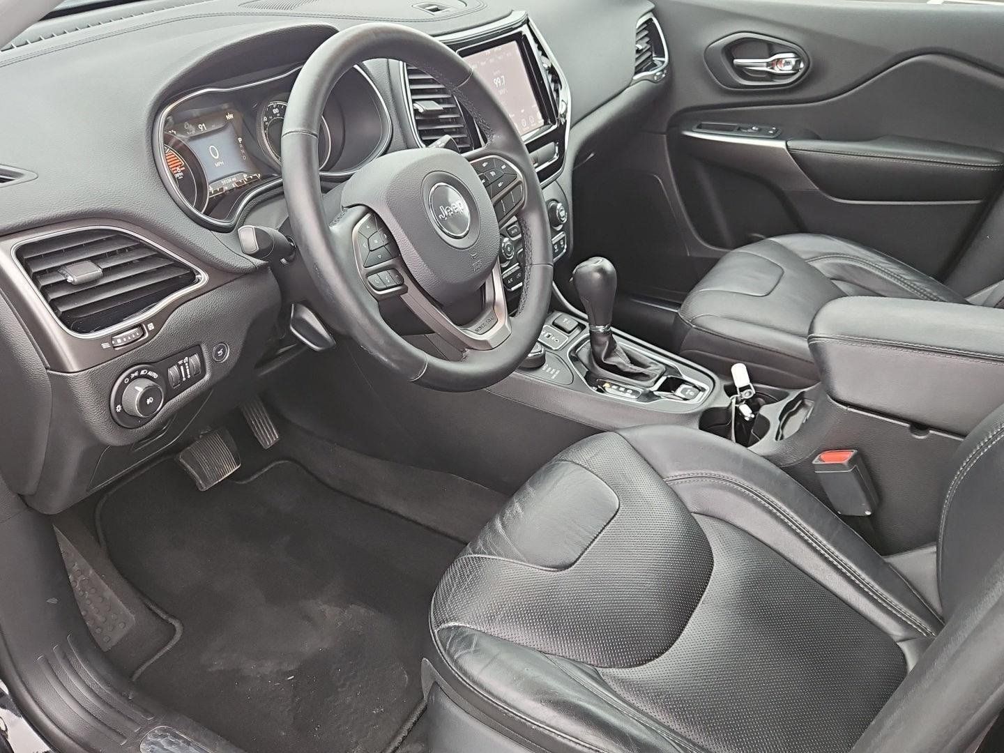Used 2019 Jeep Cherokee Limited AWD/4WD image 14