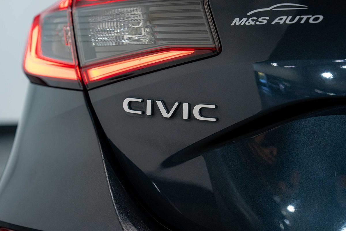 Used 2022 Honda Civic Sport Touring image 4