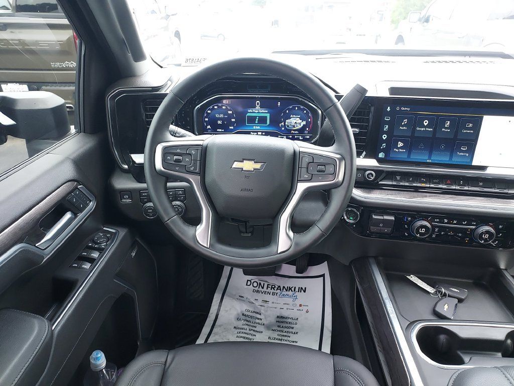Used 2025 Chevrolet Silverado 3500 LTZ w/ LTZ Plus Package AWD/4WD image 16