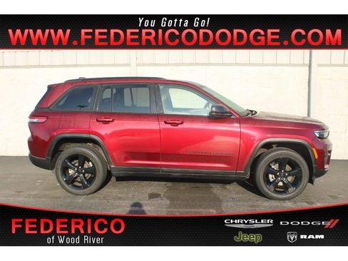 Used 2023 Jeep Grand Cherokee Altitude image 1