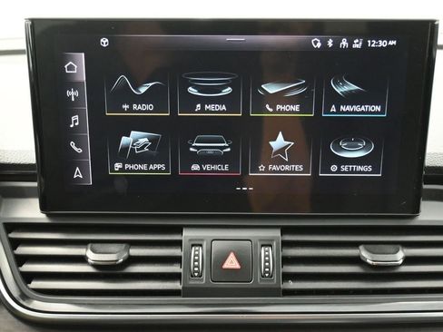 Used 2023 Audi Q5 2.0T Premium w/ Convenience Package AWD/4WD image 18