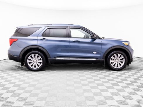 Used 2021 Ford Explorer King Ranch w/ Premium Technology Package image 7