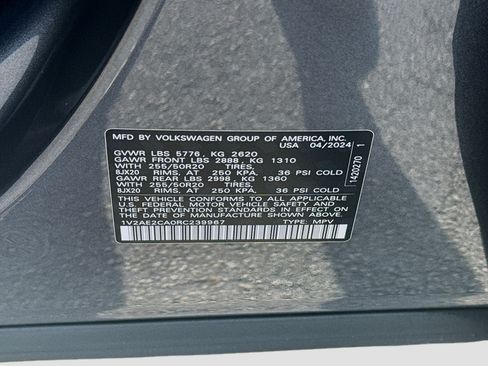Certified 2024 Volkswagen Atlas Cross Sport SEL R-Line AWD/4WD image 38