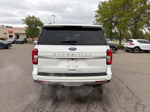 Used 2023 Ford Expedition XLT AWD/4WD image 5