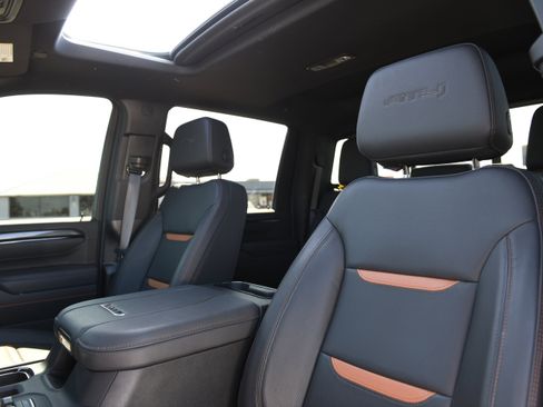 Used 2025 GMC Sierra 2500 AT4 w/ AT4 Premium Plus Package AWD/4WD image 18