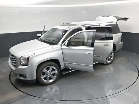 Used 2020 GMC Yukon Denali w/ Denali Ultimate Package AWD/4WD image 20