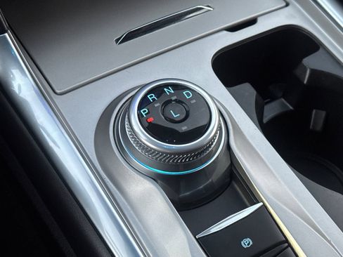 Certified 2022 Ford Explorer XLT w/ Equipment Group 202A image 22