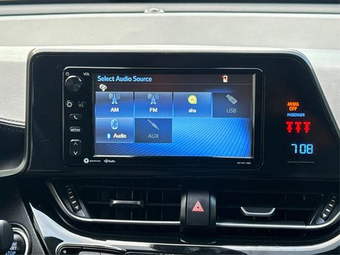 Used 2018 Toyota C-HR XLE FWD image 15