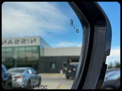 Used 2023 INFINITI QX60 Sensory w/ Vision Package FWD image 8