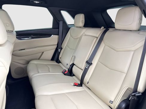 Used 2019 Cadillac XT5 FWD image 35