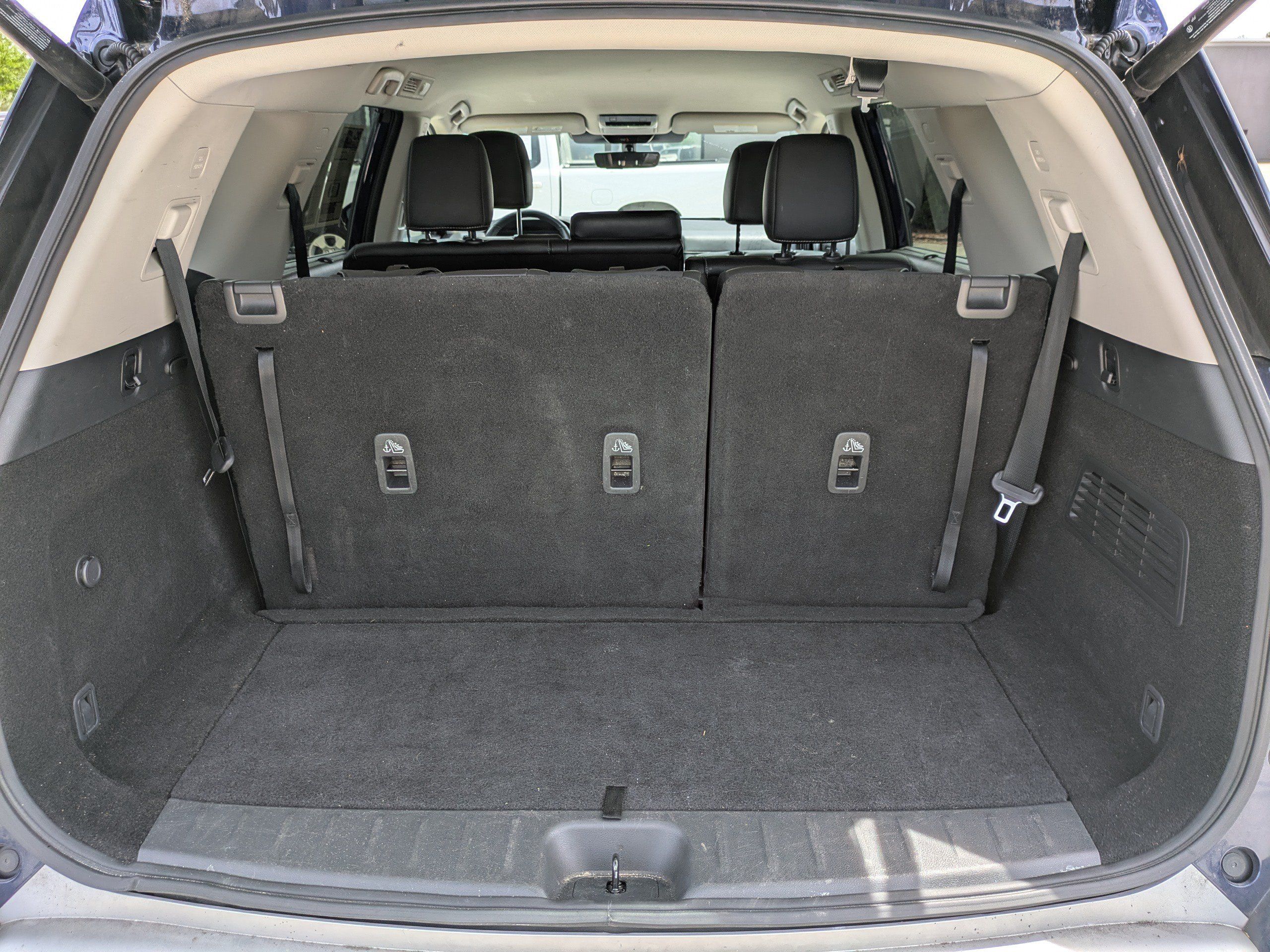 Used 2023 Nissan Pathfinder SL FWD image 13