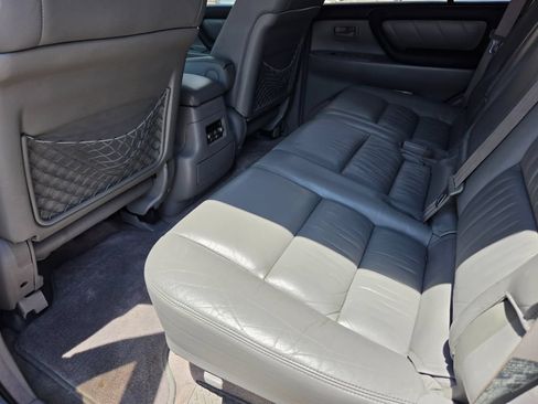 Used 2003 Toyota Land Cruiser AWD/4WD image 27